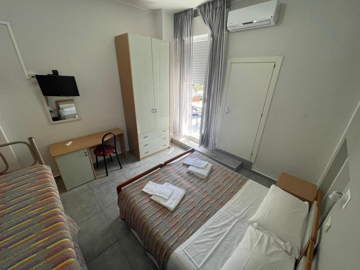 Hotel Piccari Nuova Gestione Rimini Bagian luar foto