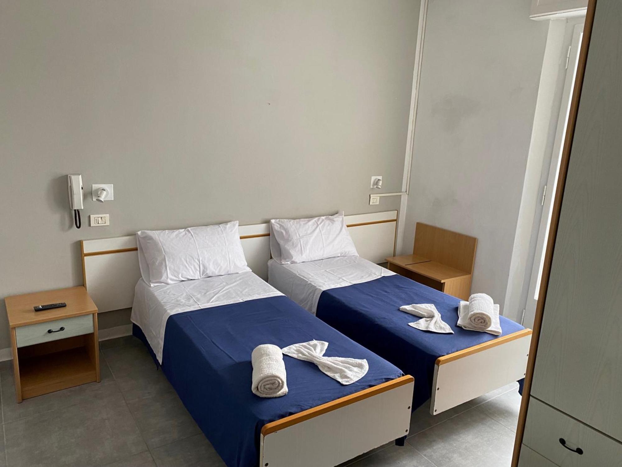 Hotel Piccari Nuova Gestione Rimini Bagian luar foto