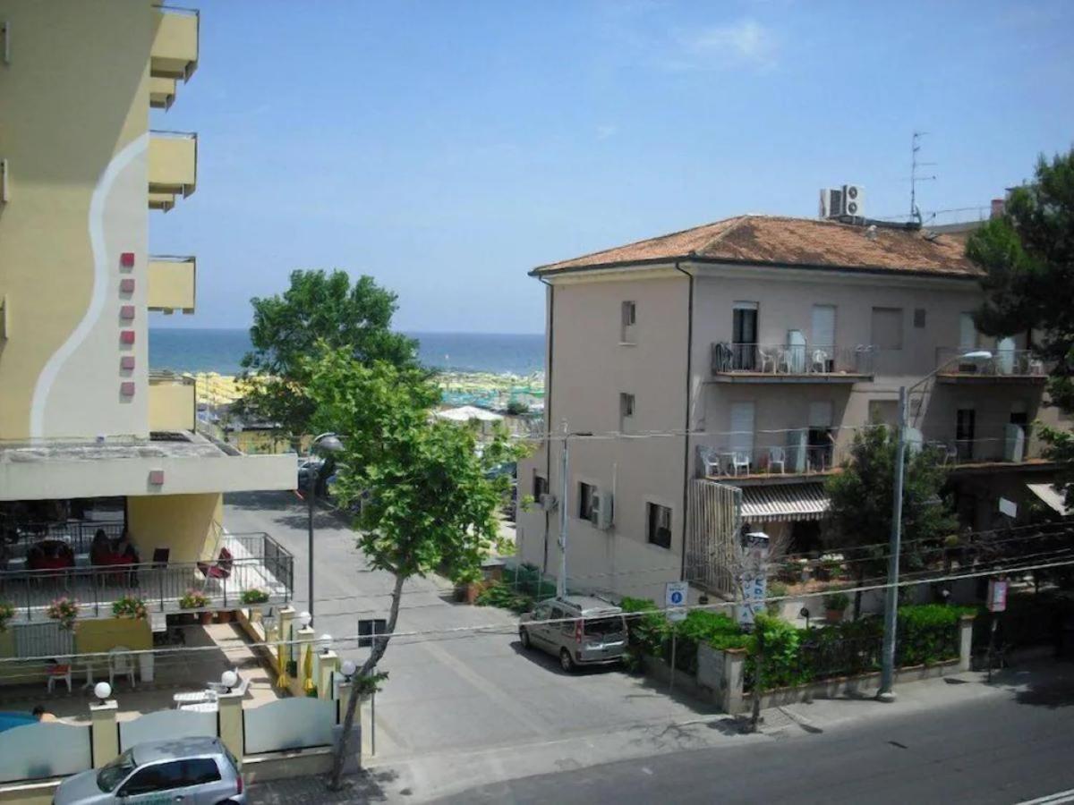 Hotel Piccari Nuova Gestione Rimini Bagian luar foto
