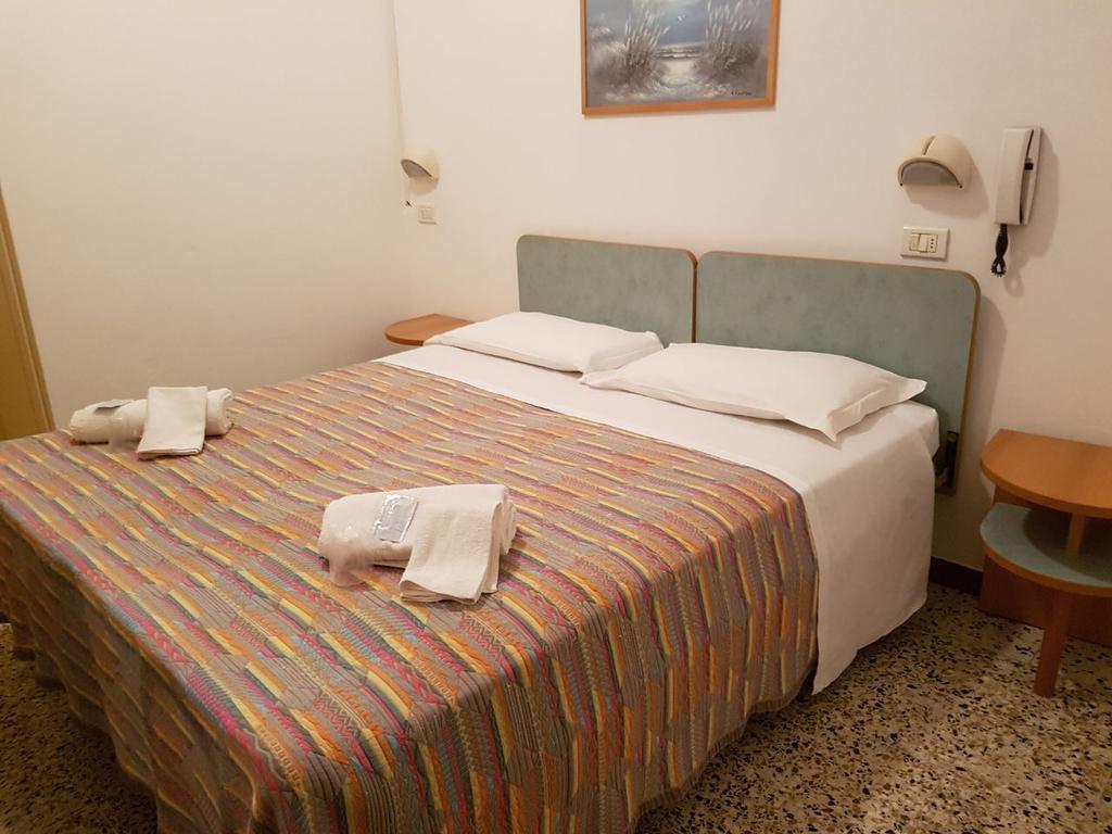 Hotel Piccari Nuova Gestione Rimini Bagian luar foto