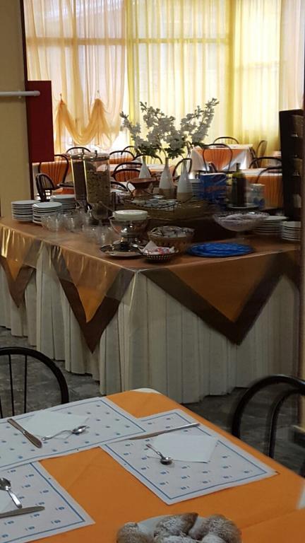 Hotel Piccari Nuova Gestione Rimini Bagian luar foto
